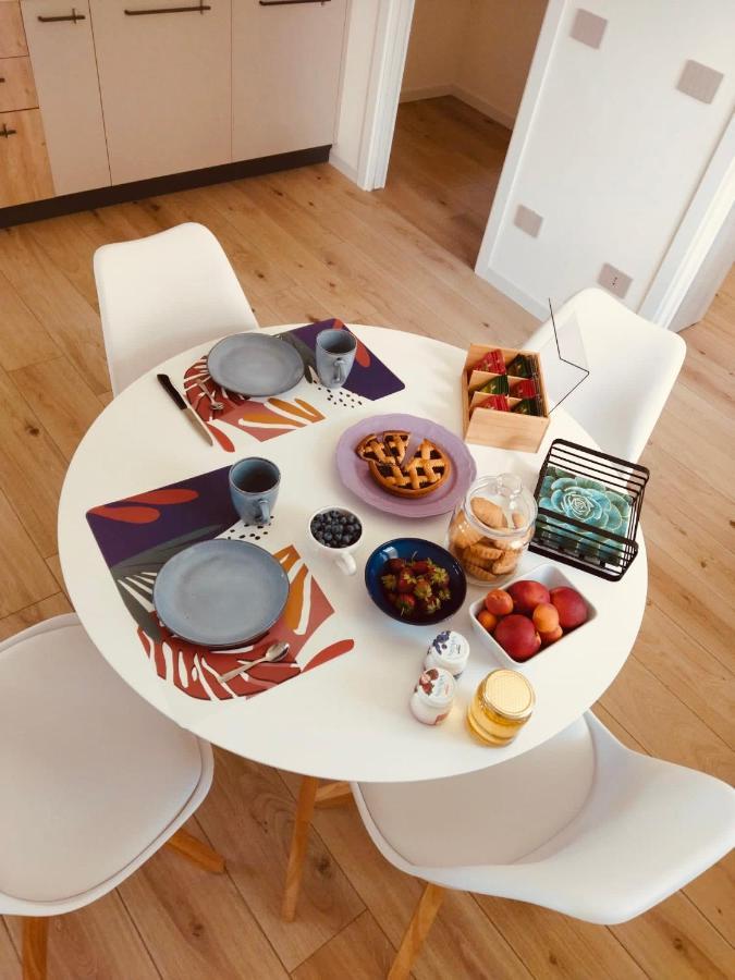 Tellure With Breakfast